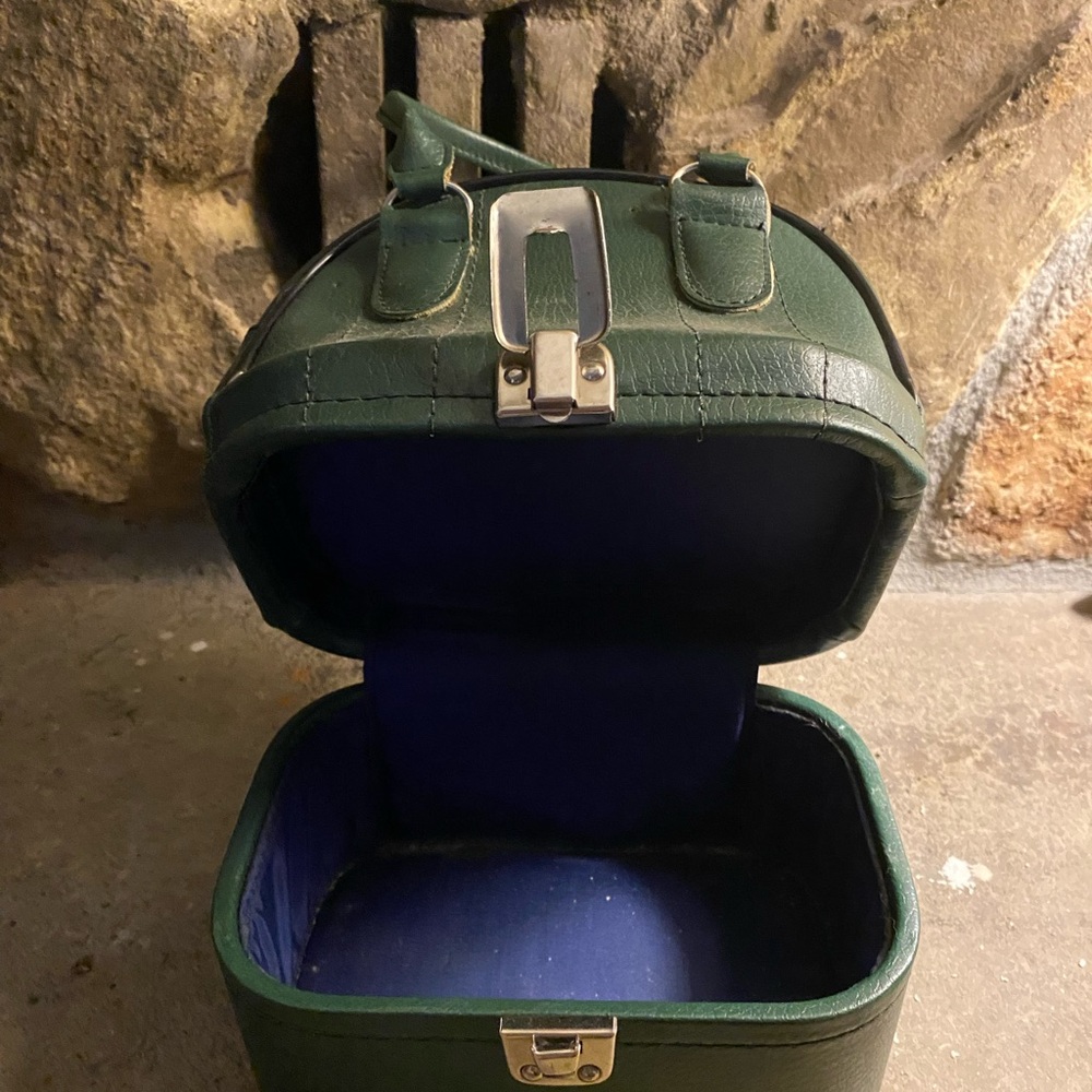 Vintage Green Leather Train Case - Picture 5 of 5